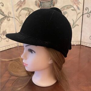 EQUESTRIAN RIDING HELMET 6 1/2 CYCOLAC New Horse cosplay prop